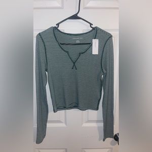 American Eagle cropped long sleeve top